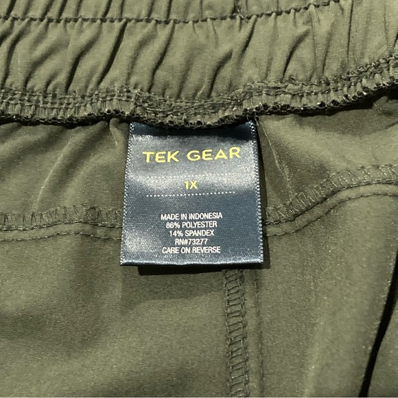 Women's Plus 1X Active Running Shorts Olive Green Elastic Waist Pockets Stretch - Picture 4 of 5